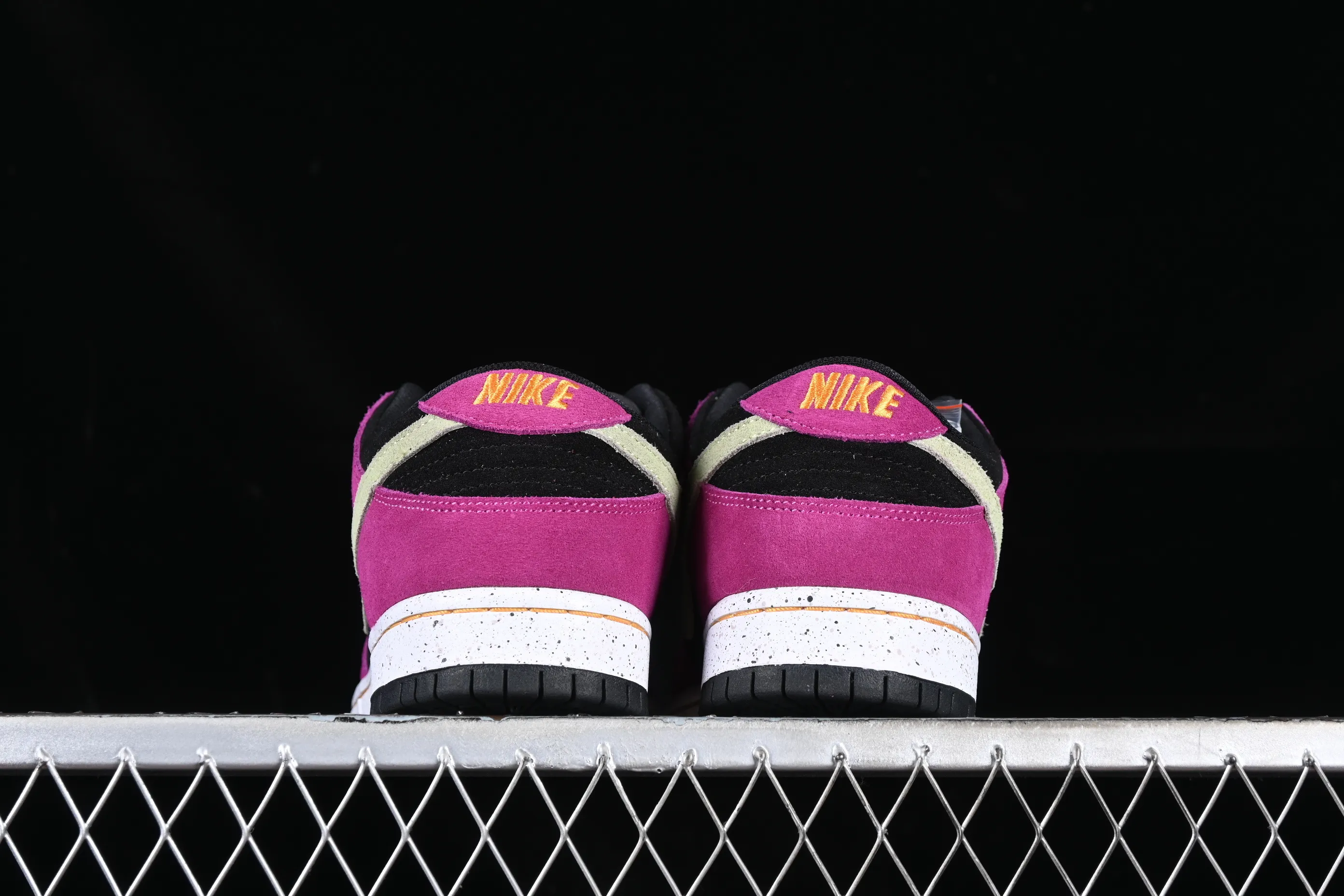 All Categories Nk SB Dunk Series Nk SB Dunk Low Low-top Shoes Nk Dunk SB Low SP Black Rose Red Retro Low-top Casual Sports Skateboard Shoes BQ6817-501